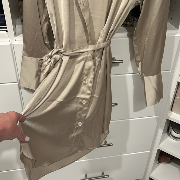 Banana republic satin mini shirtdress - size small, NWT - Picture 6 of 6
